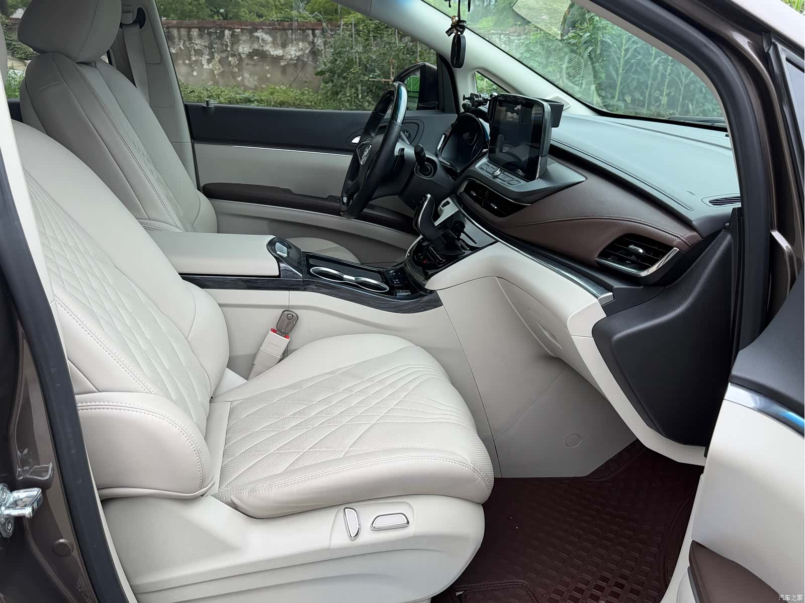 Buick GL8, 2023 9