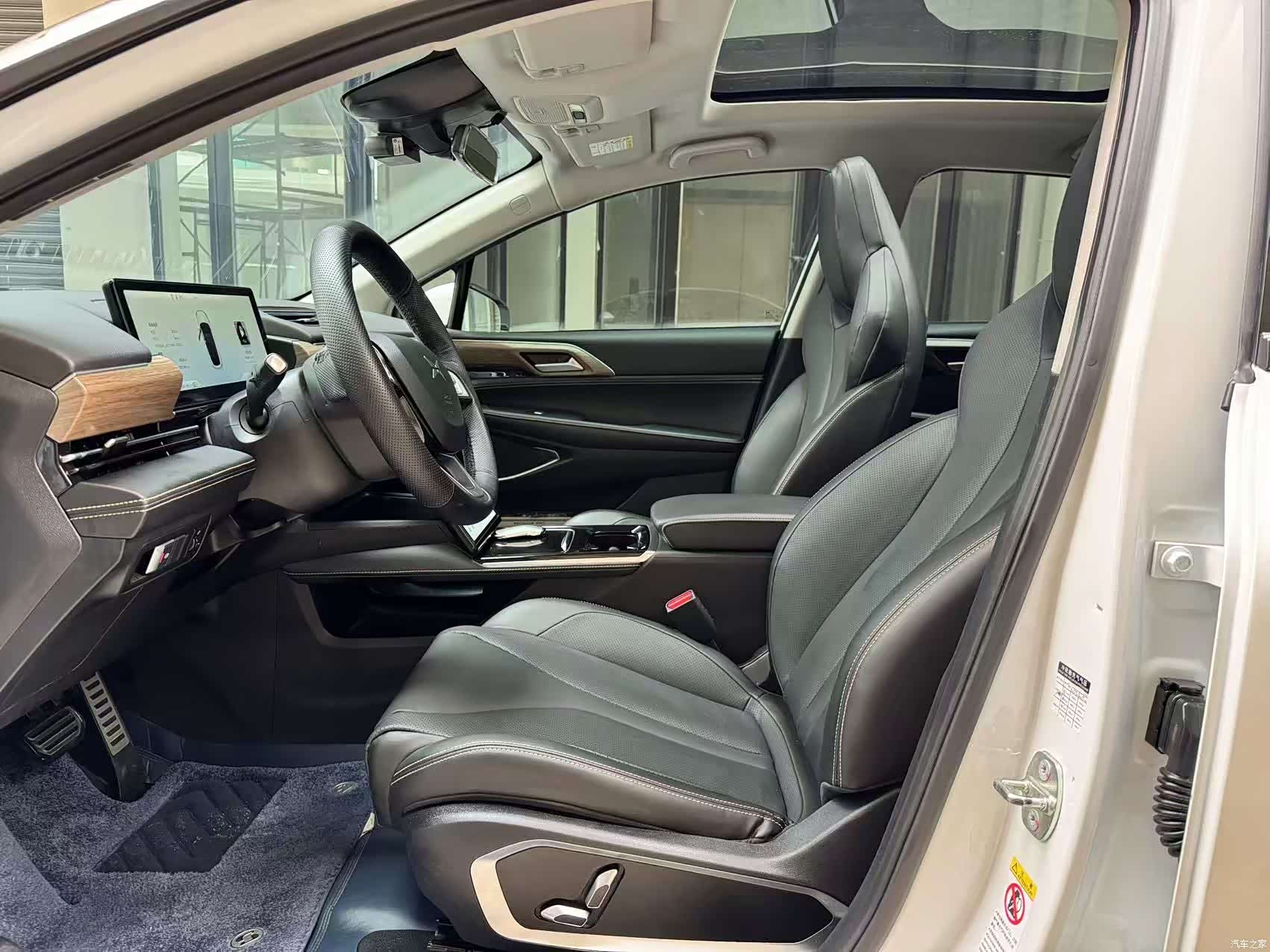 Xpeng P5, 2022 все фото