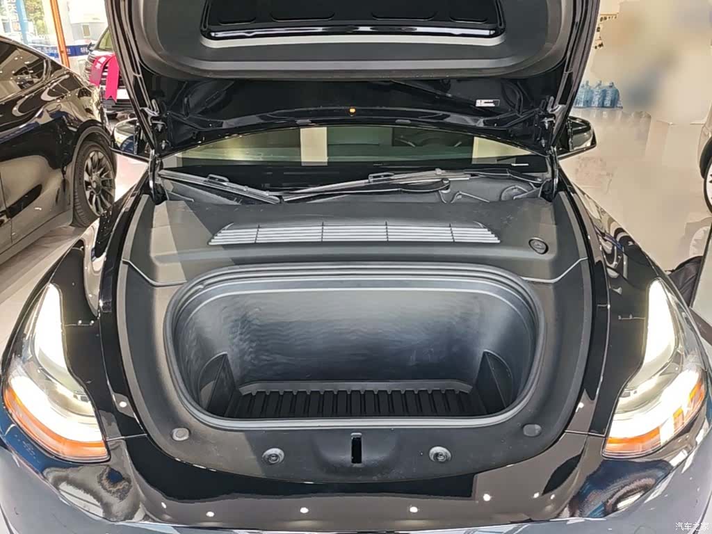 Tesla Model Y, 2023 20