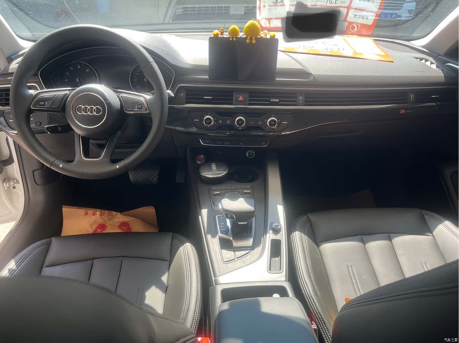 Audi A4L, 2018 все фото
