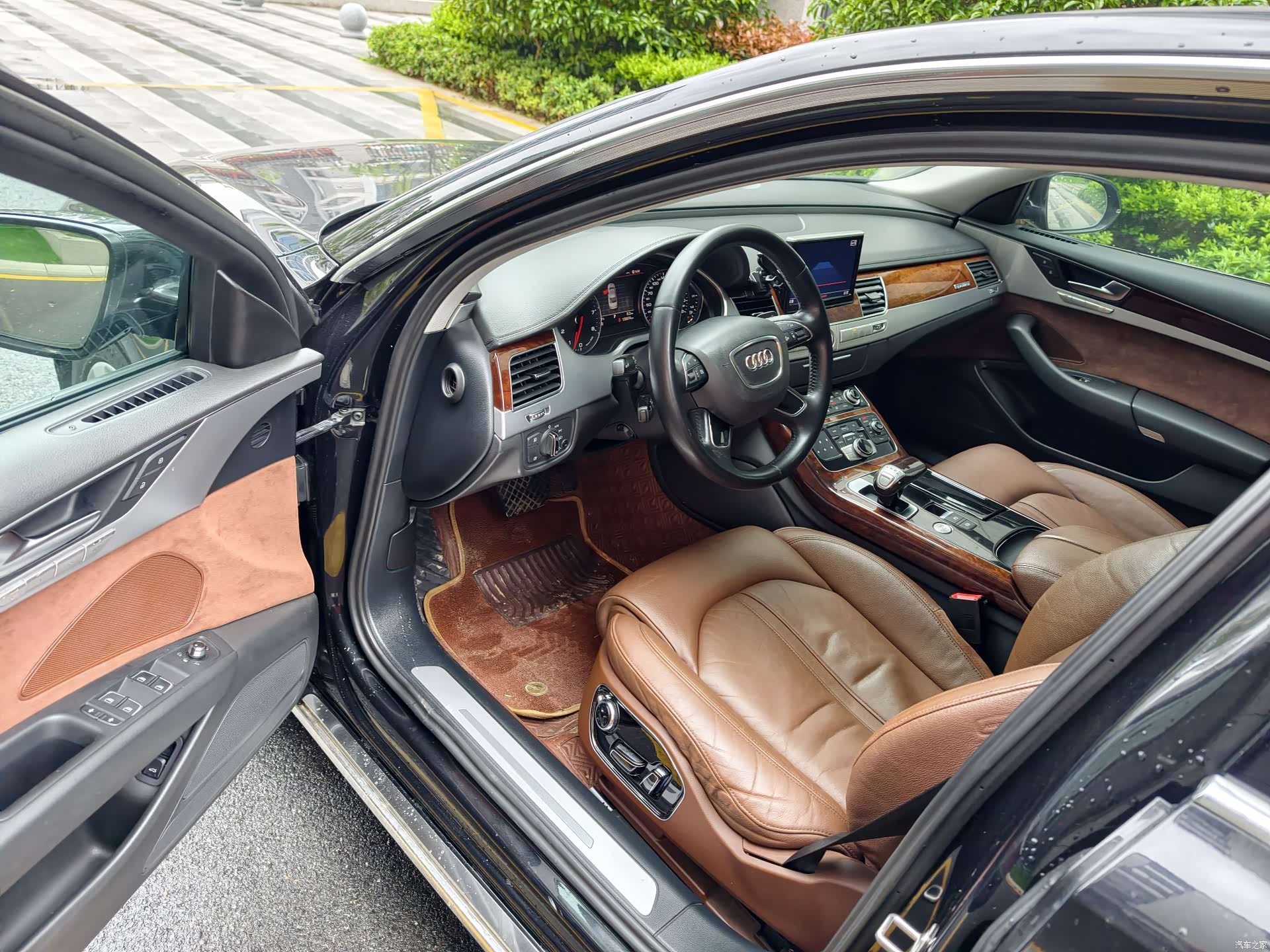 Audi A8L, 2012 9