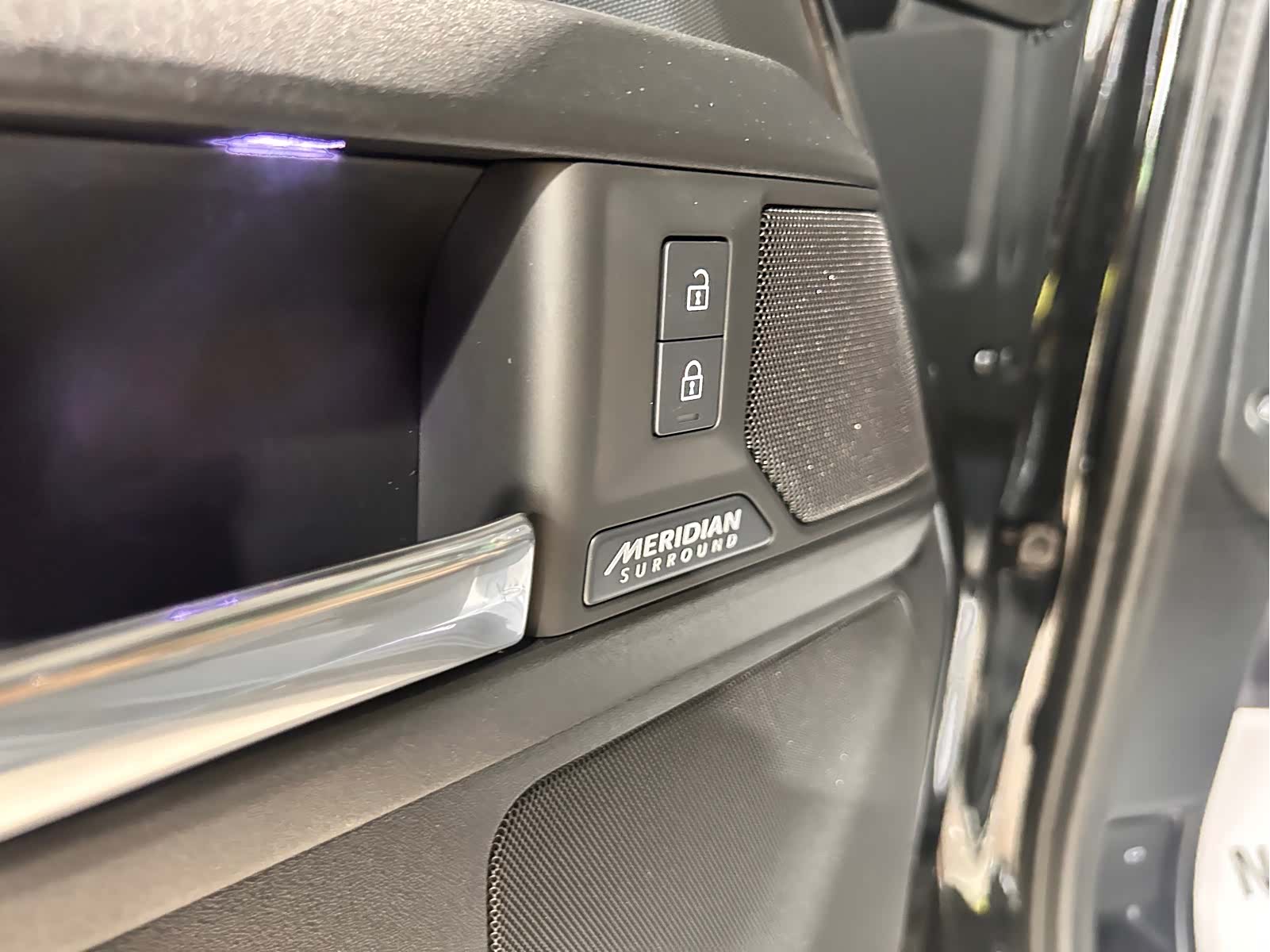 Land Rover Defender, 2025 9