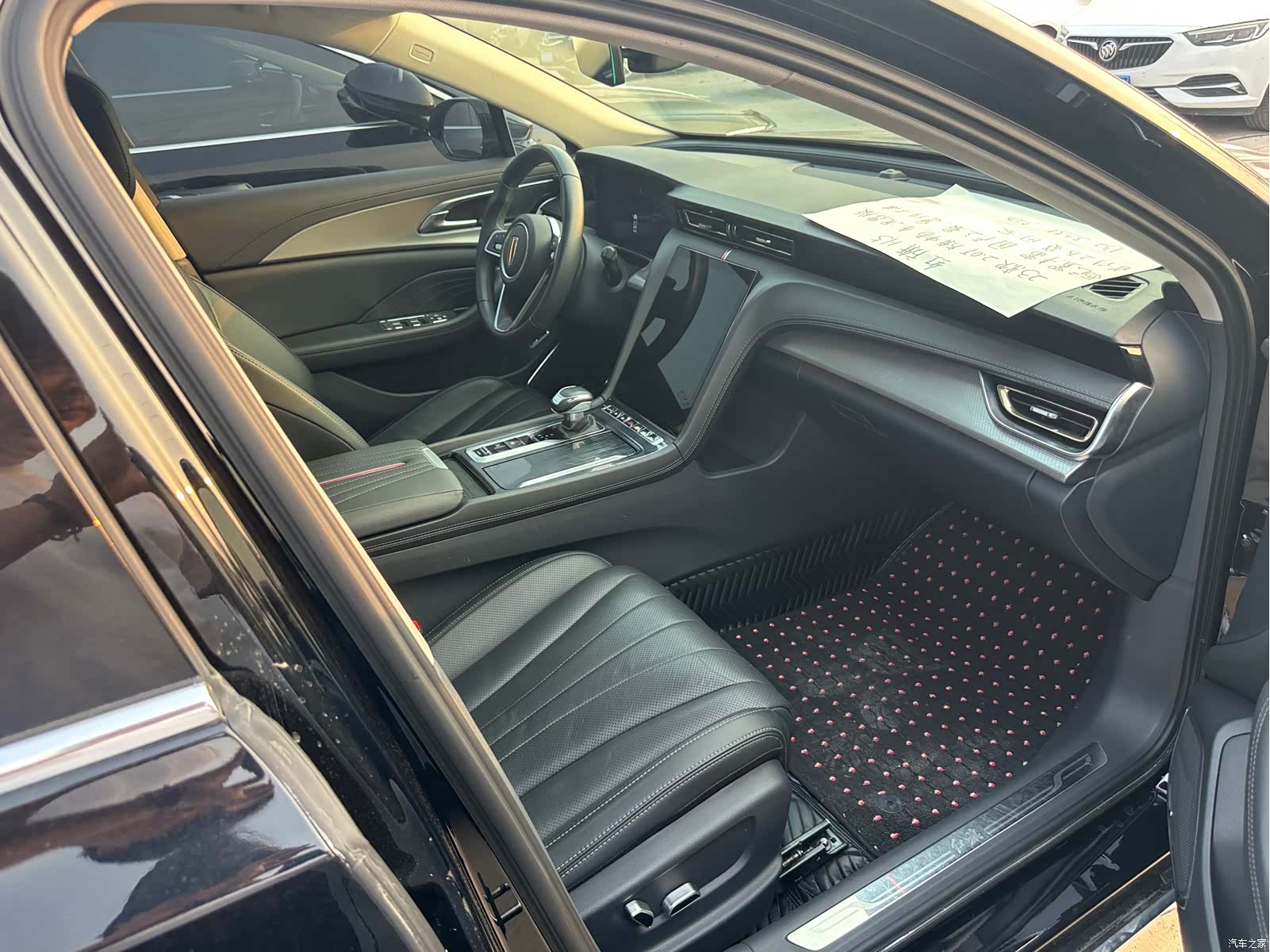 Hongqi H5, 2022 7