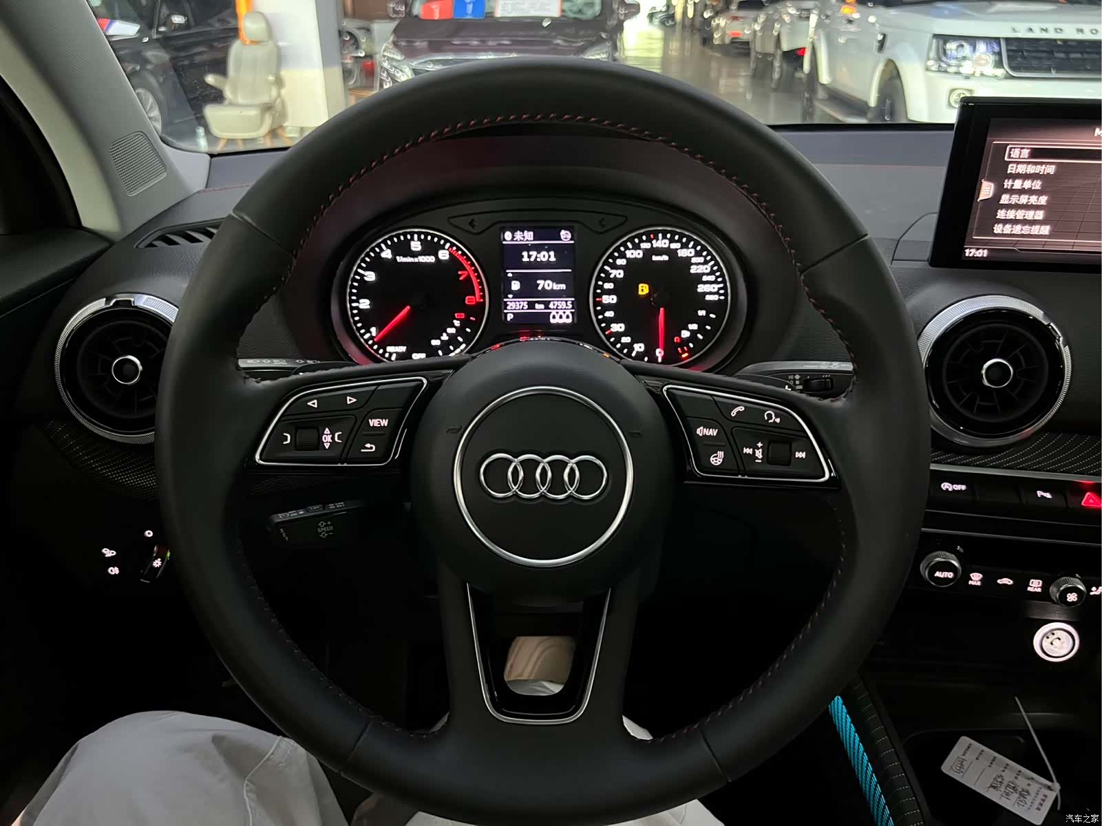 Audi Q2L, 2022 13