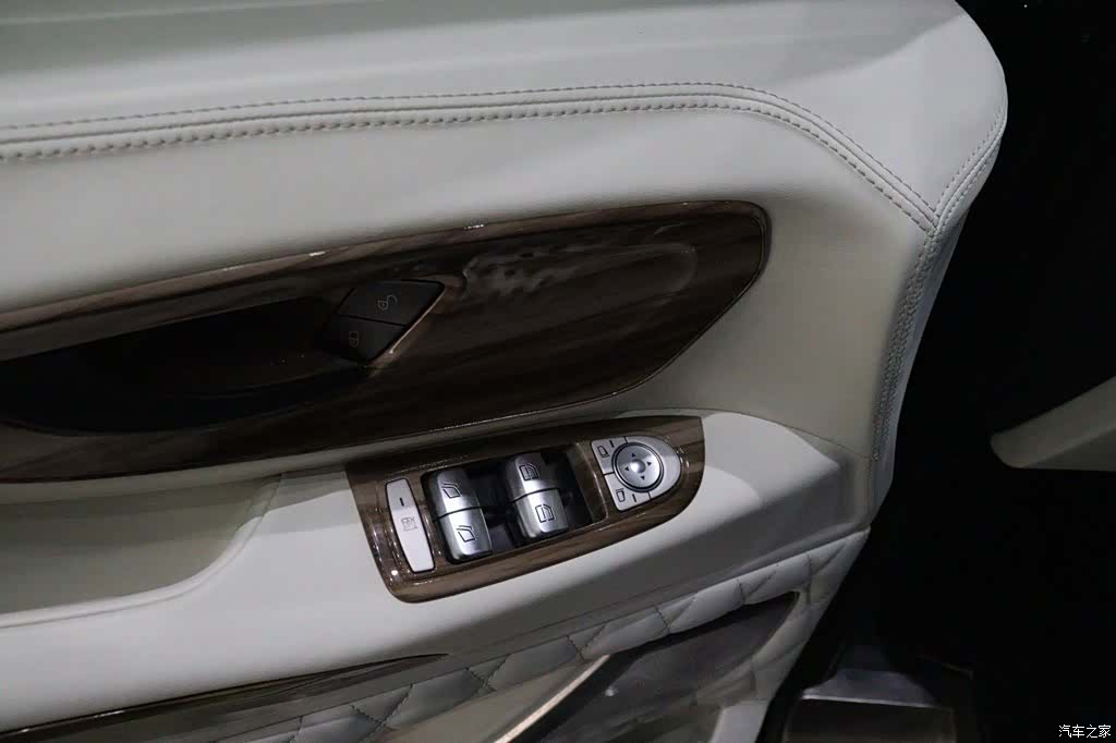 Mercedes-Benz 7, 2021 23