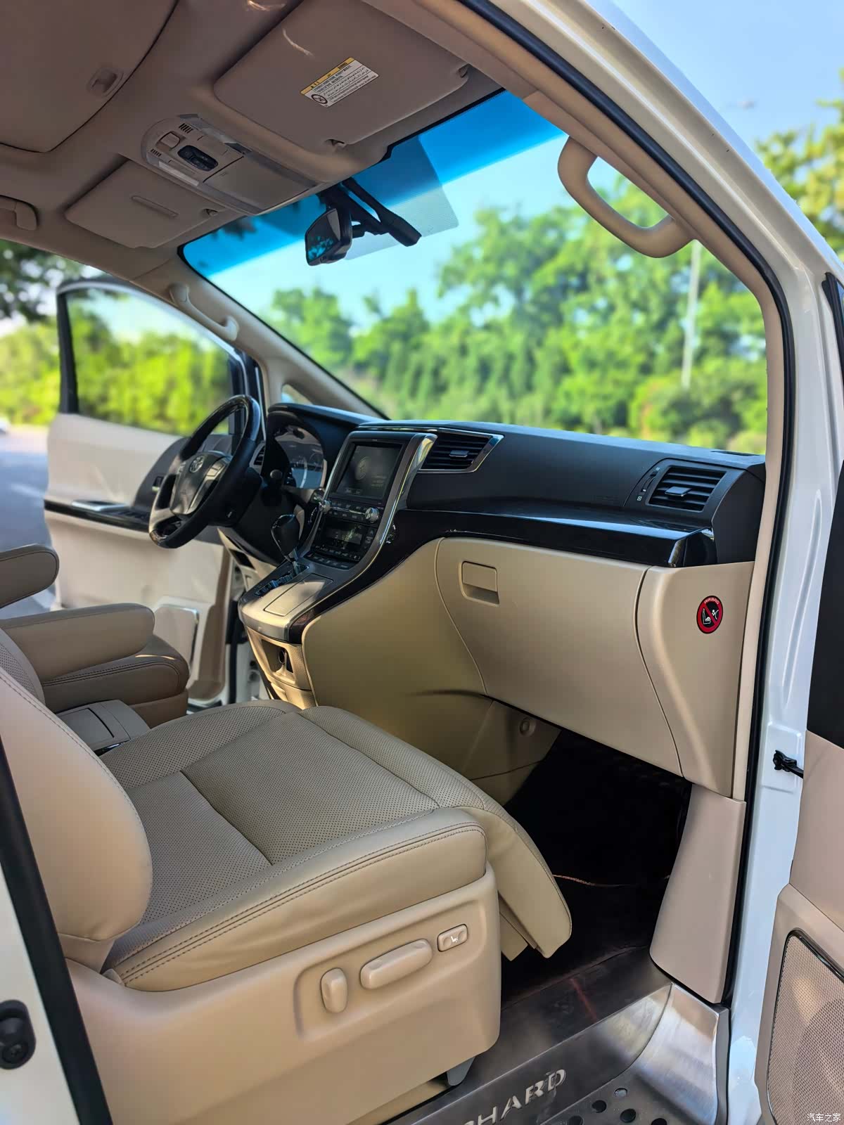 Toyota Alphard, 2016 21