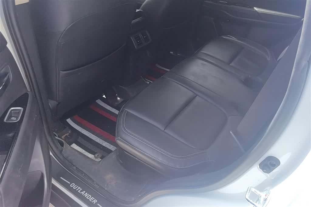 Mitsubishi Outlander, 2020 11