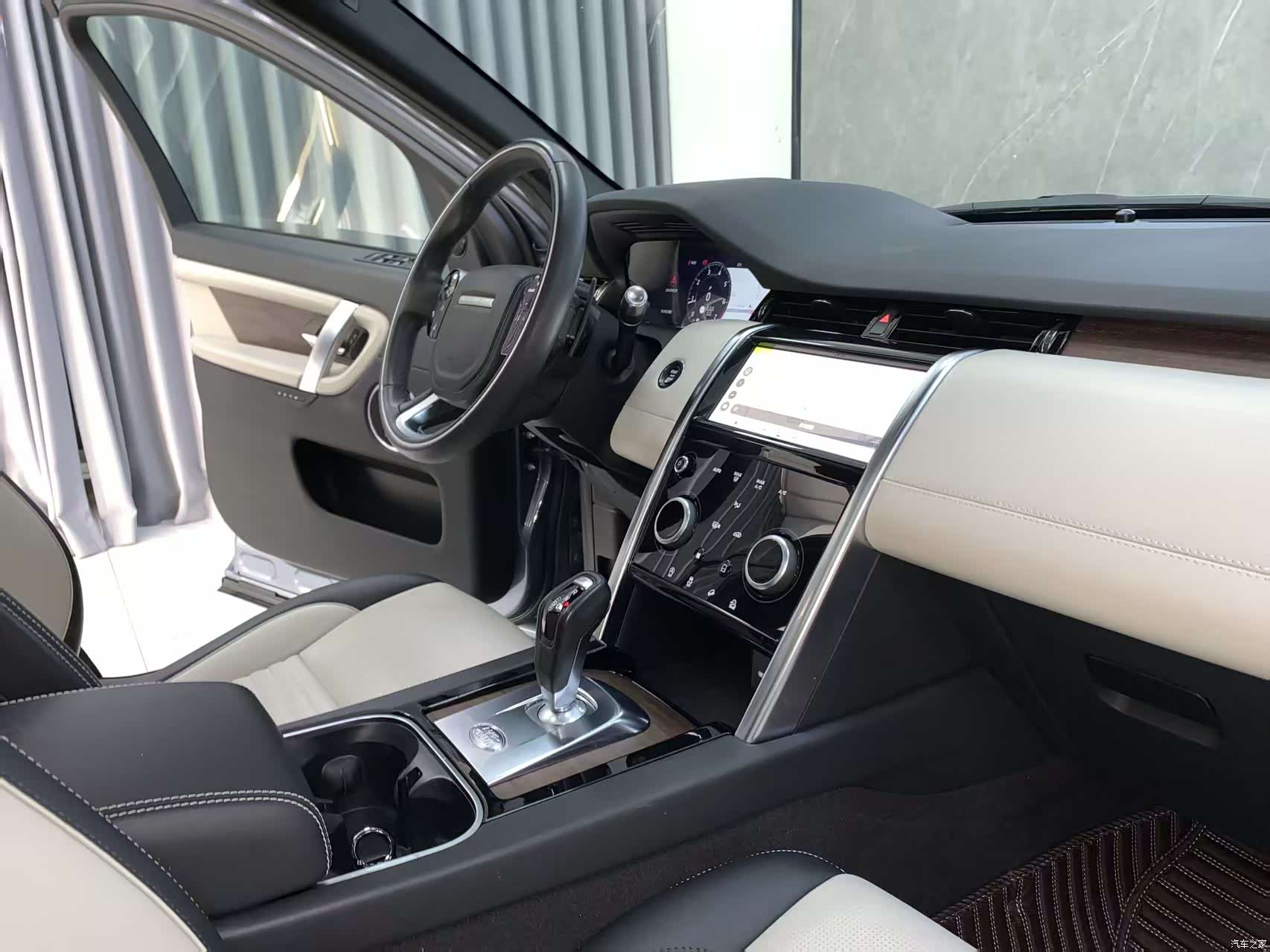 Land Rover Discovery, 2021 12