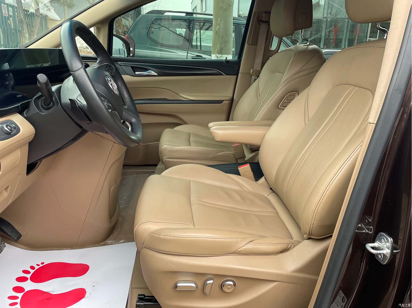 Buick GL8, 2020 13