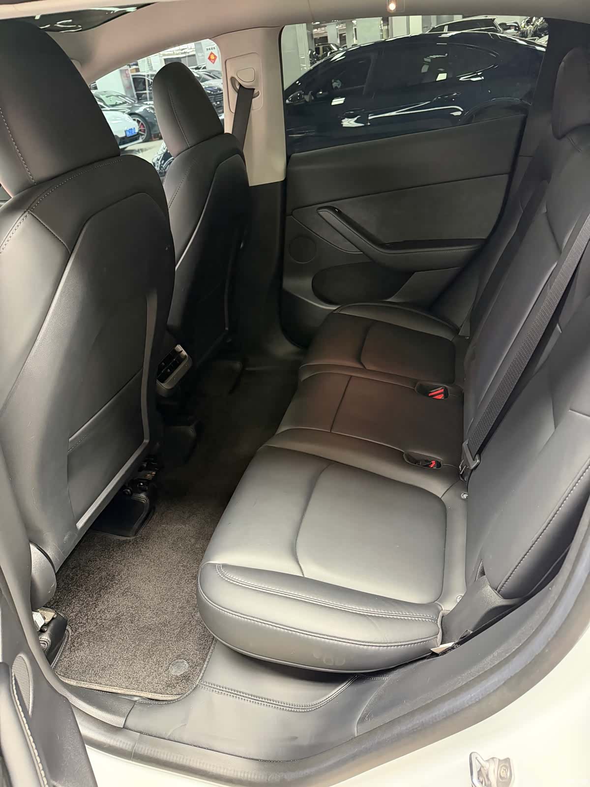 Tesla Model Y, 2023 4