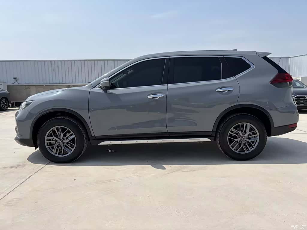Nissan X-Trail, 2025 4