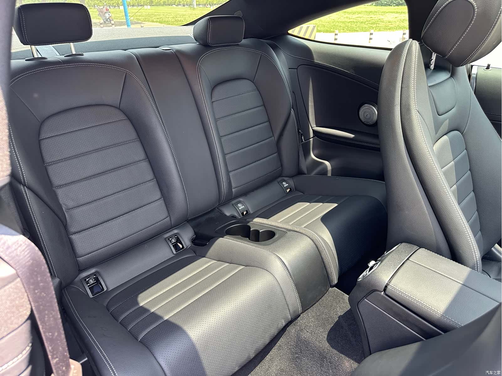 Mercedes-Benz C-Class, 2019 16