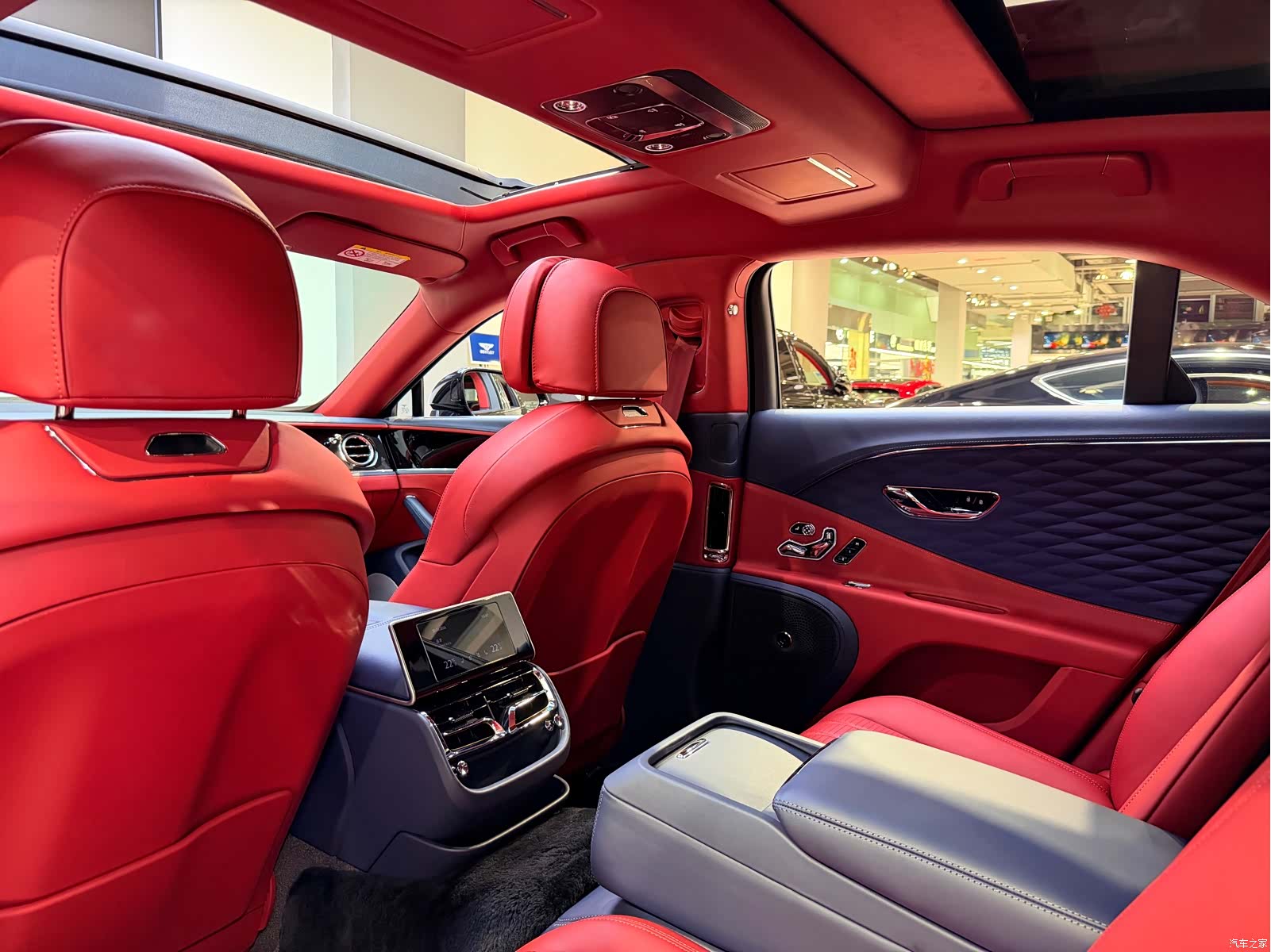 Bentley Flying Spur, 2022 10