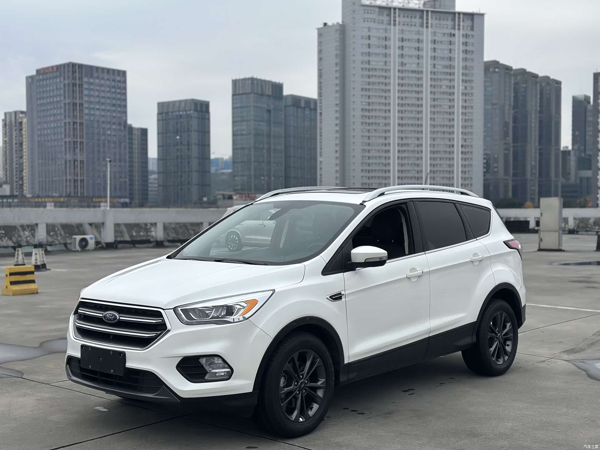 Ford Kuga, 2021 3