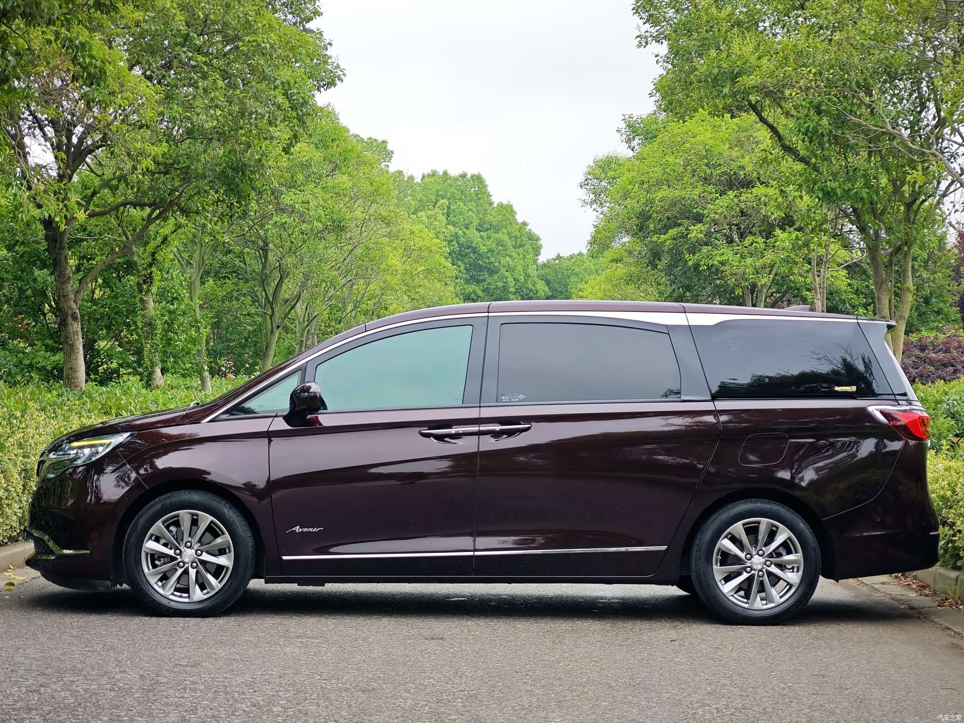 Buick GL8, 2021 4