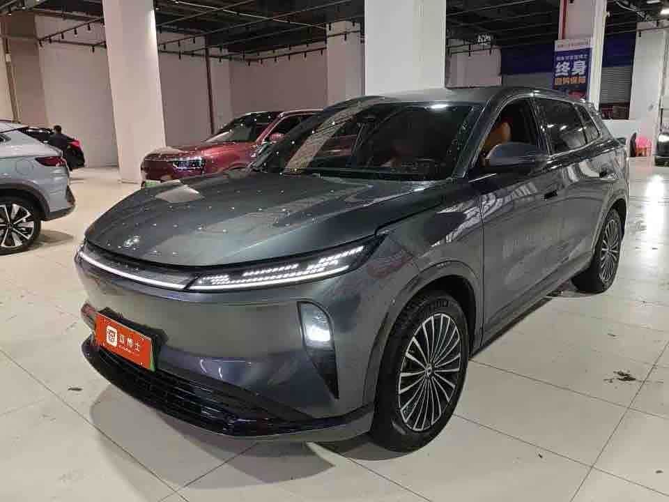 Dongfeng L8