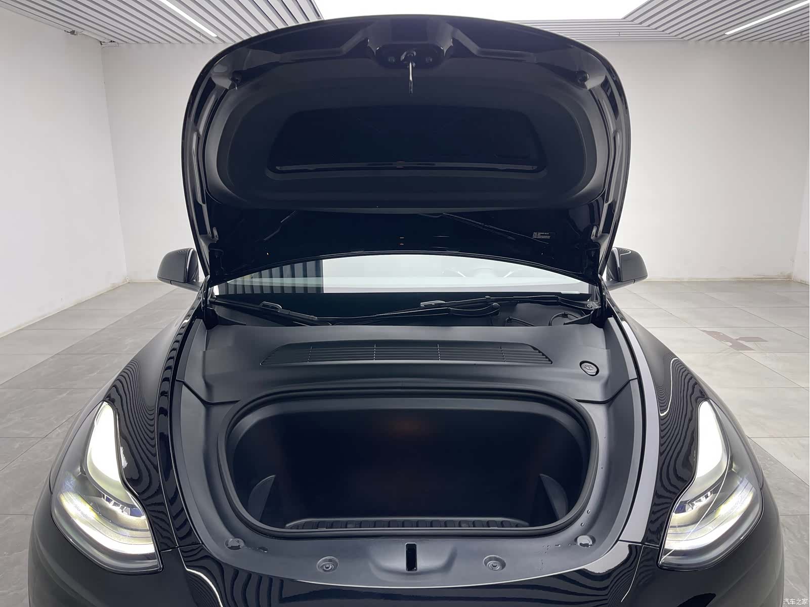 Tesla Model Y, 2022 9