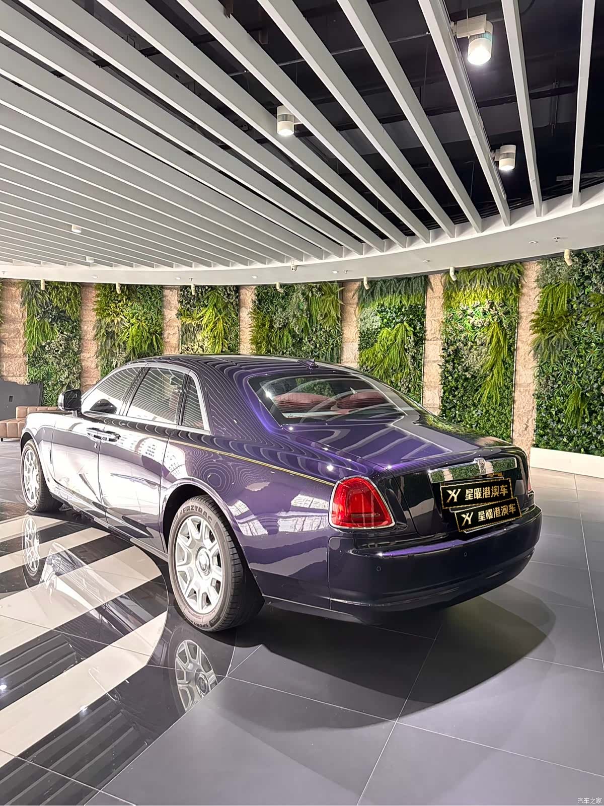 Rolls-Royce Ghost, 2011 3