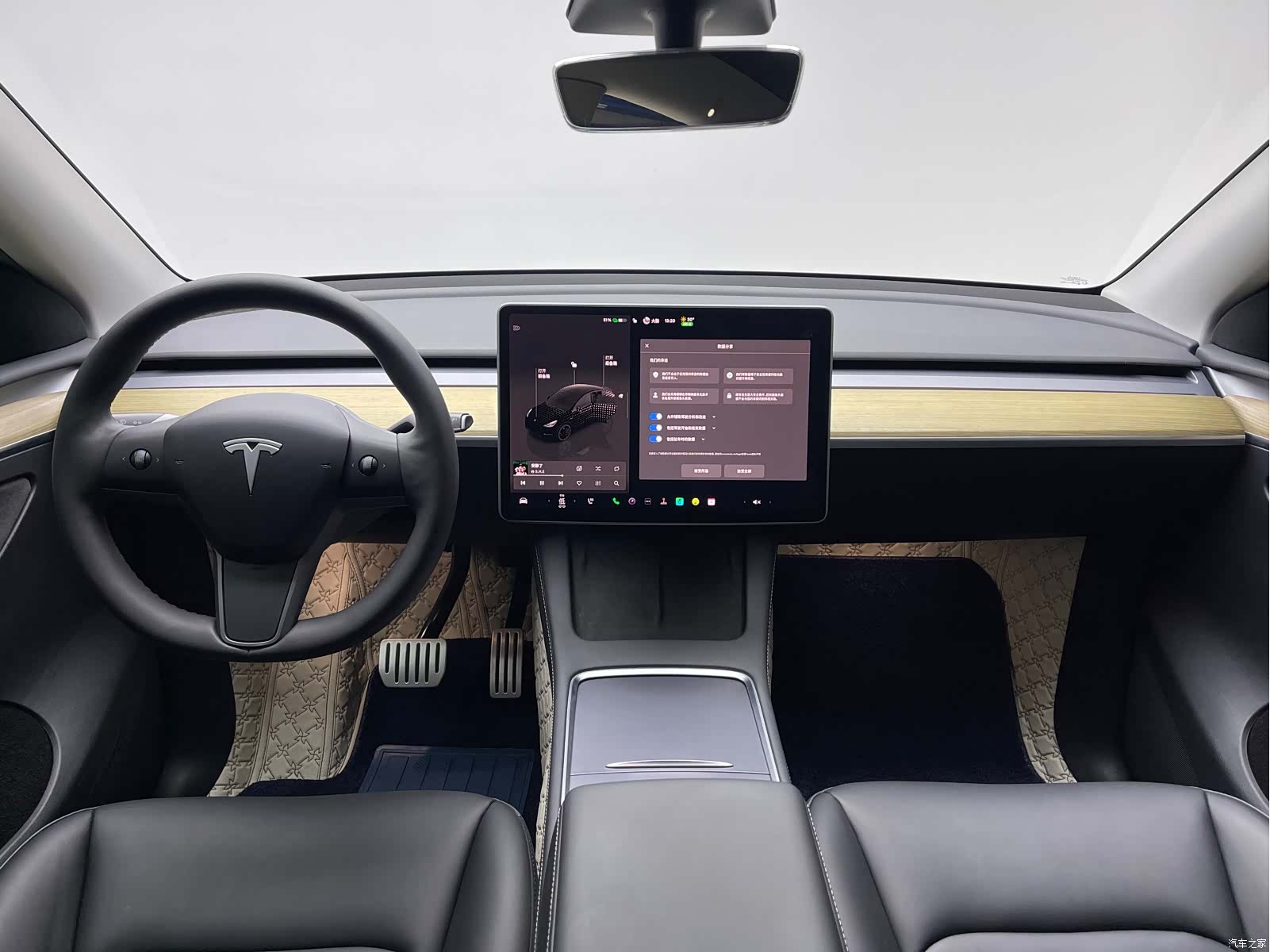 Tesla Model Y, 2022 13