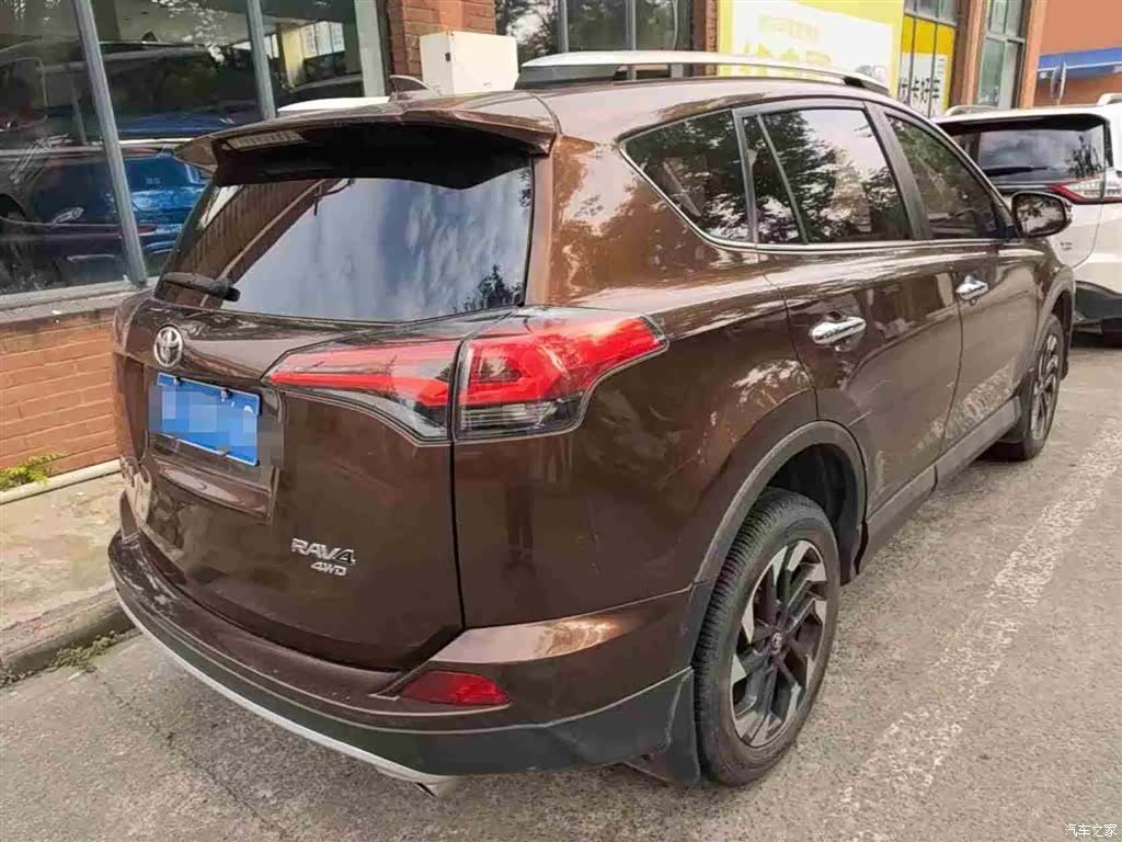Toyota RAV4, 2017 3