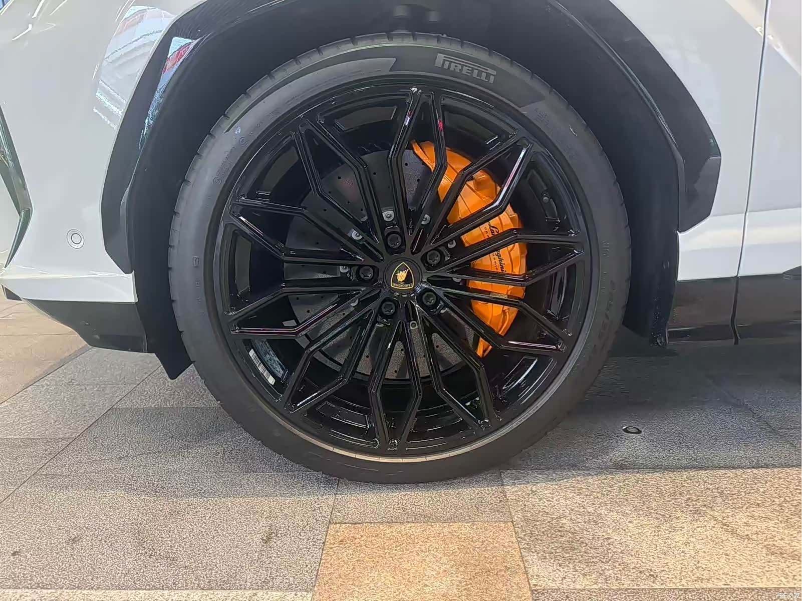 Lamborghini Urus, 2026 12