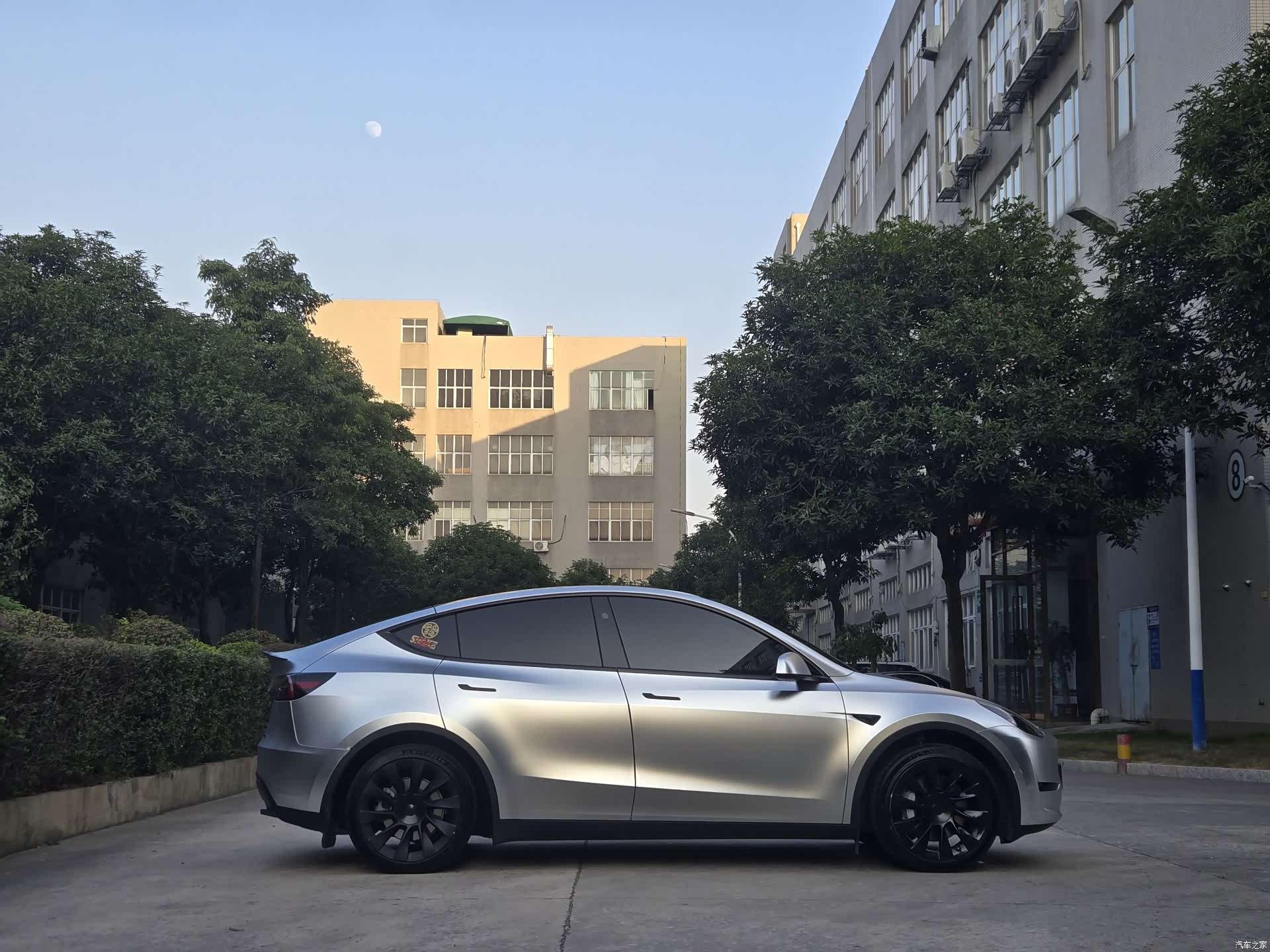 Tesla Model Y, 2025 7