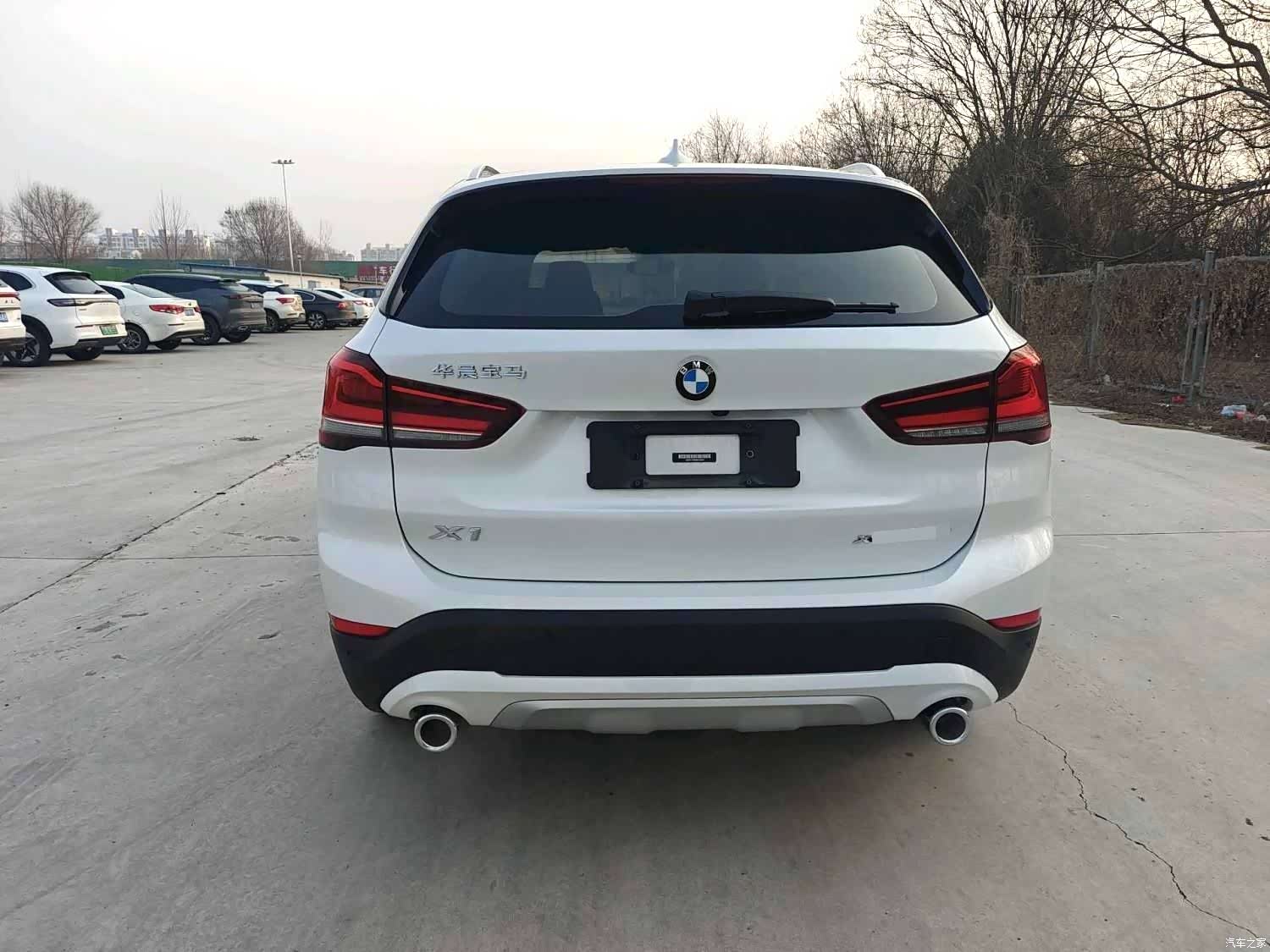 BMW X1, 2022 все фото
