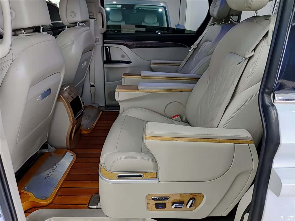 Buick GL8, 2019 8