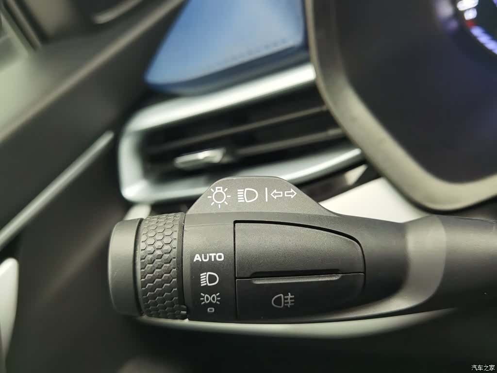 Geely Emgrand, 2021 21