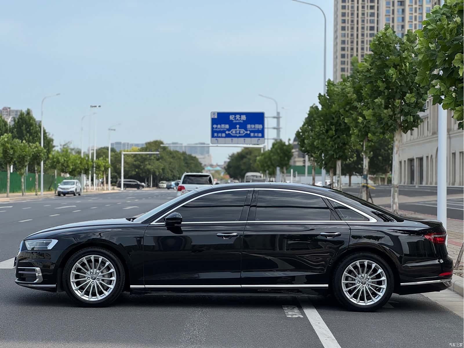 Audi A8L, 2020 4