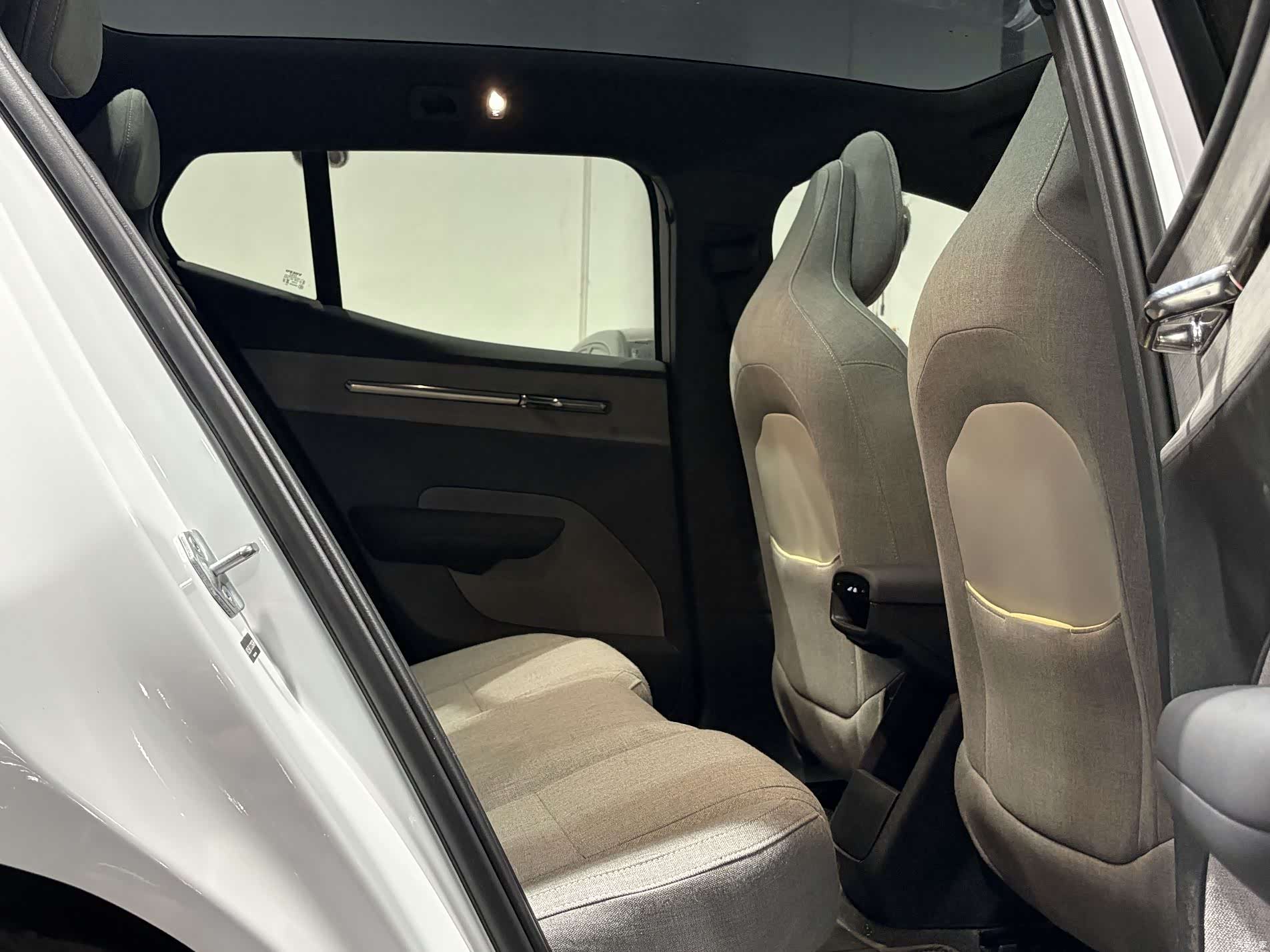 Volvo EX30, 2025 24