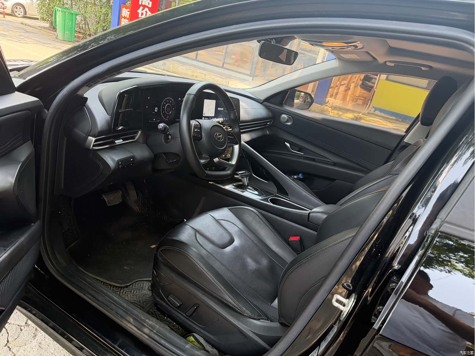 Hyundai Elantra, 2022 все фото