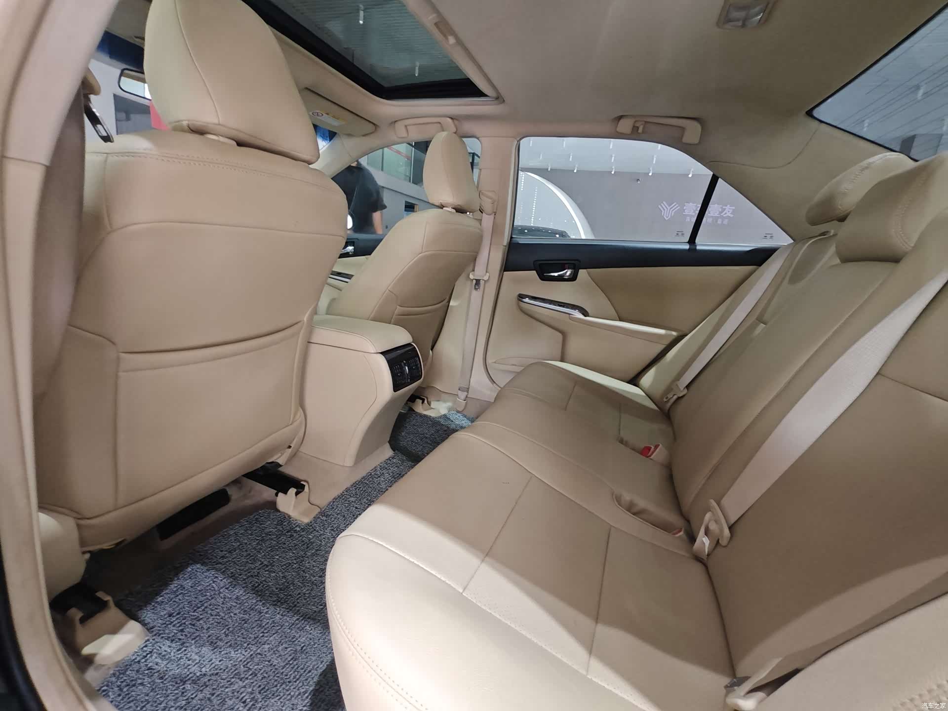 Toyota Camry, 2015 9