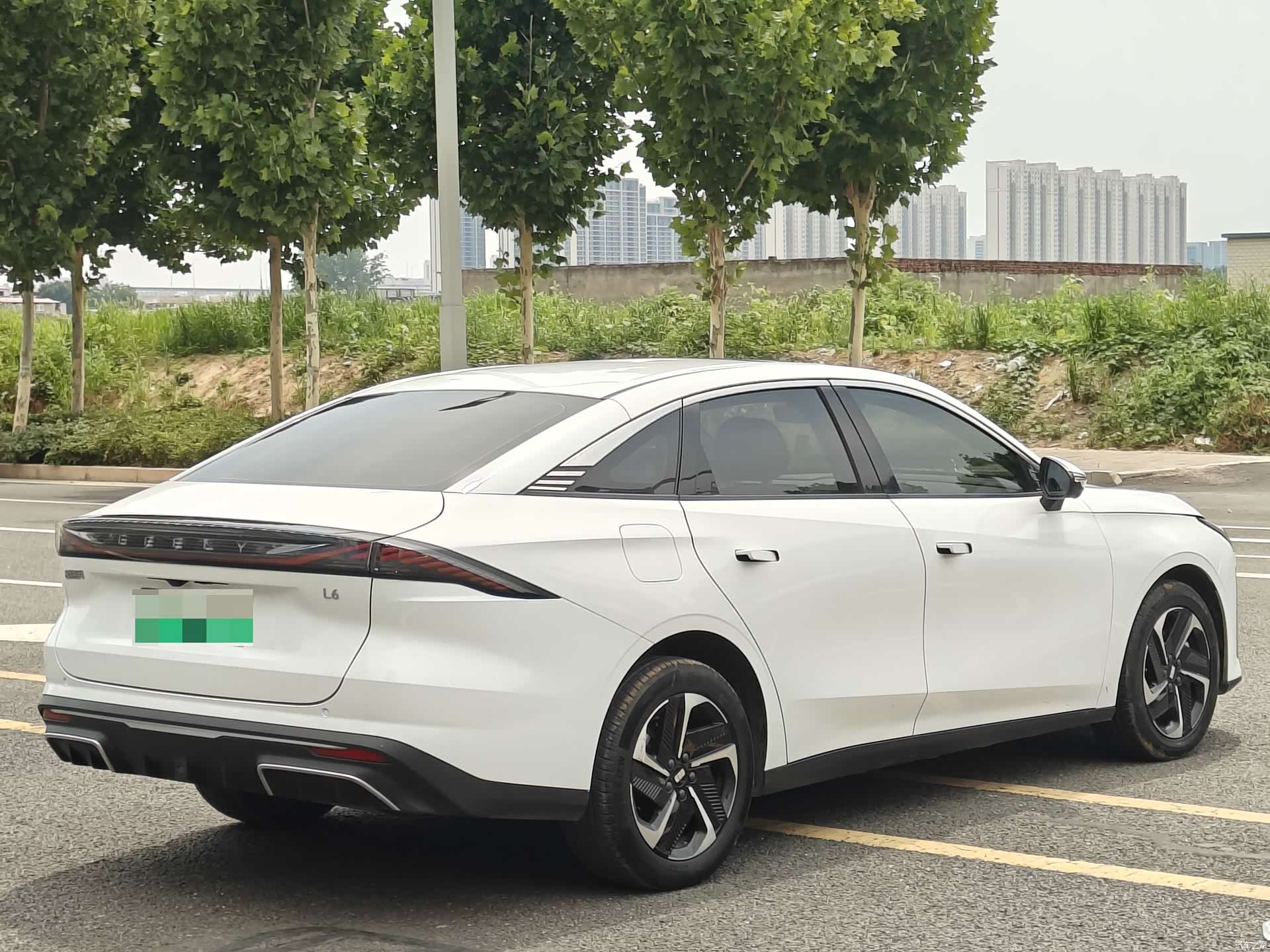 Geely Galaxy L6, 2024 4