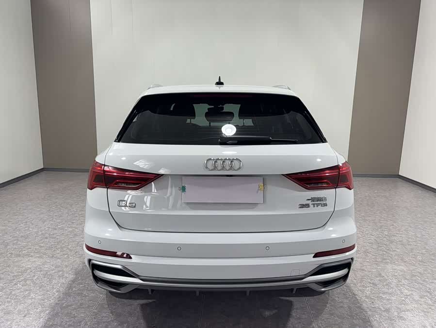 Audi Q3 2022, фото 4