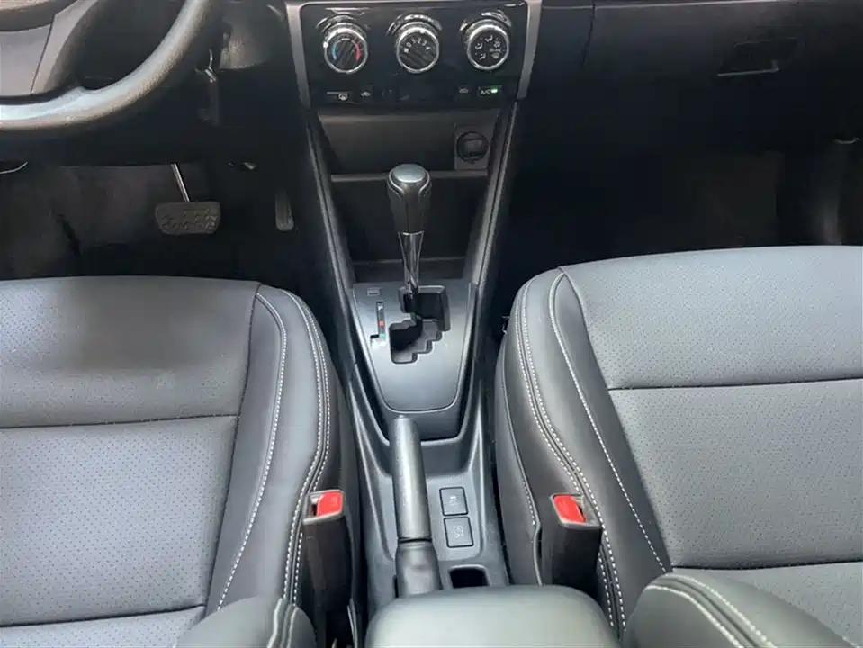 Toyota YARiS L to enjoy