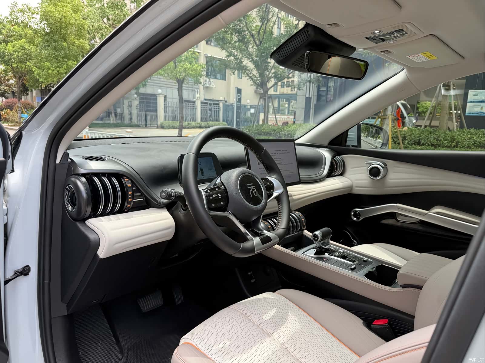BYD Yuan, 2024 все фото