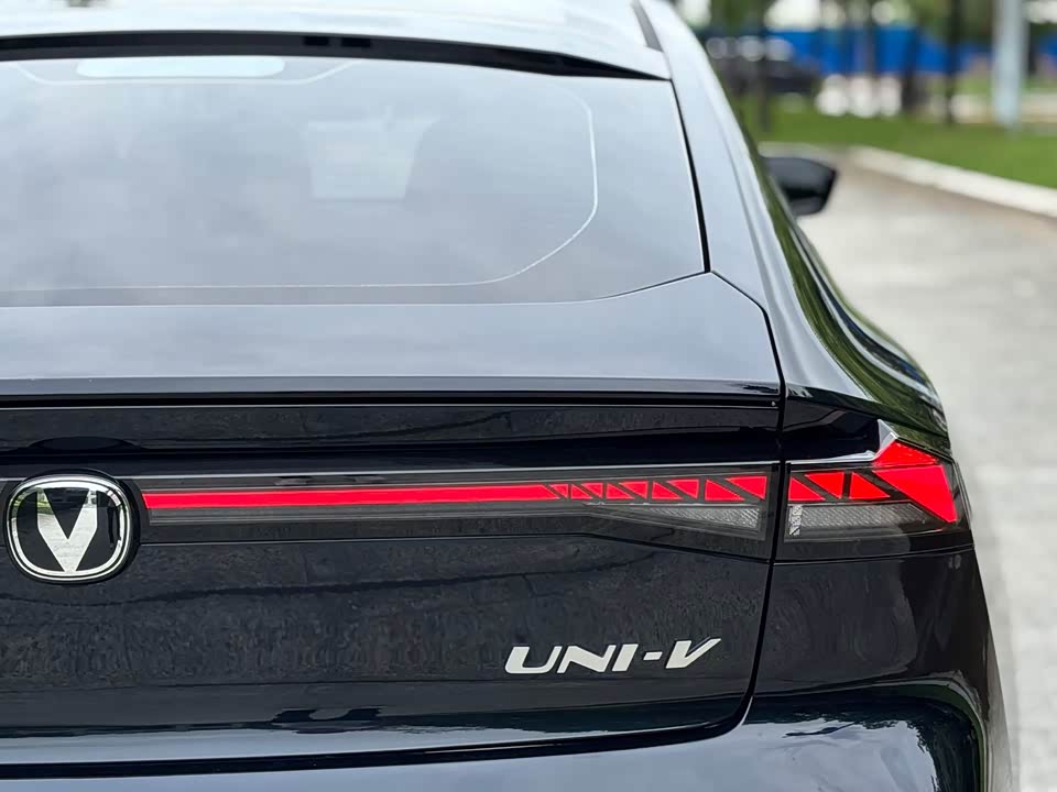 Changan UNI-V Changan UNI-V