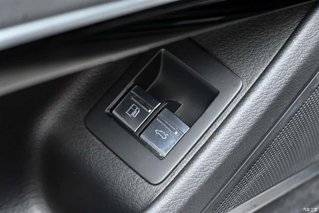 Audi A8L, 2022 25