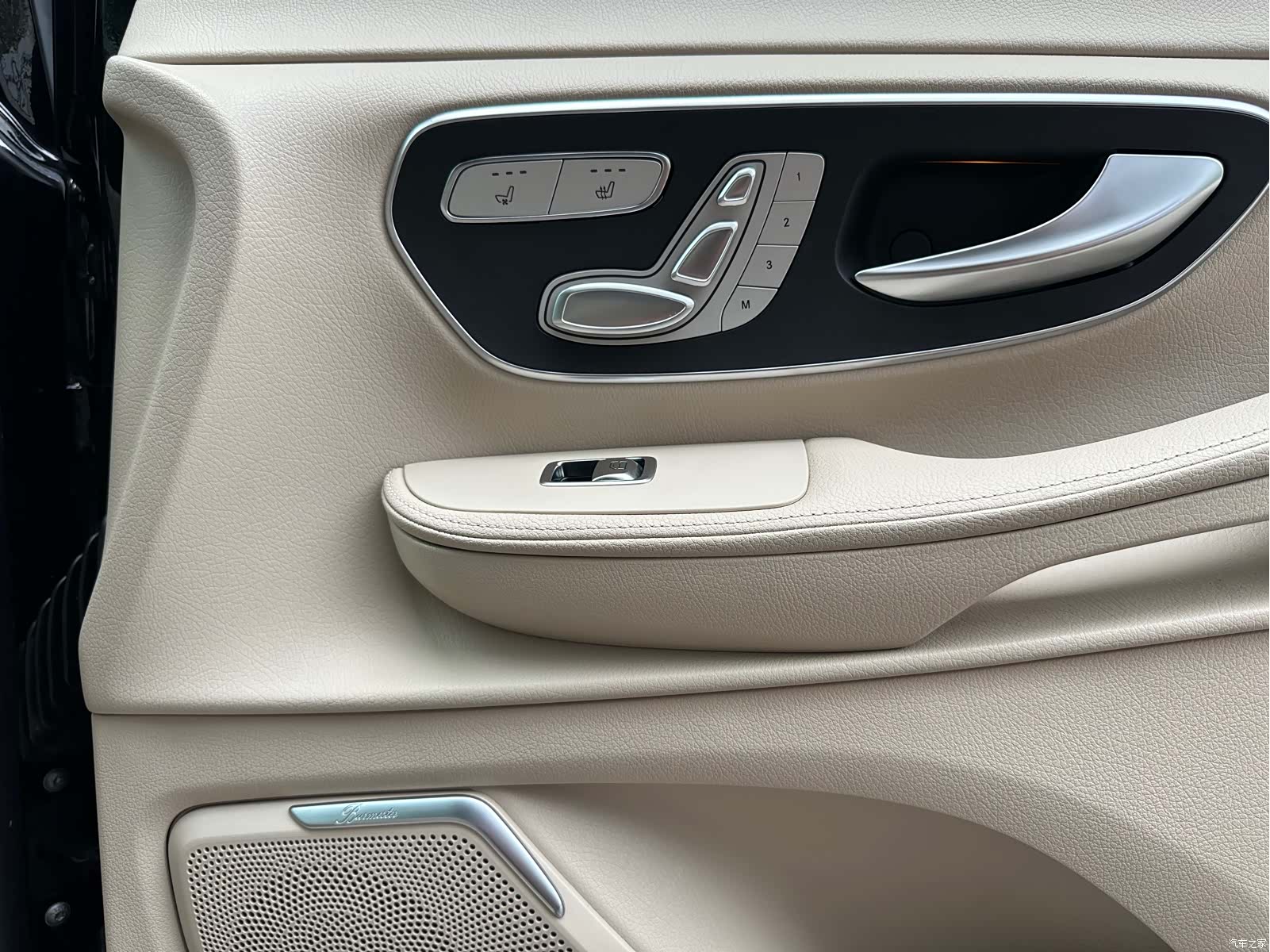 Mercedes-Benz V-Class, 2020 19