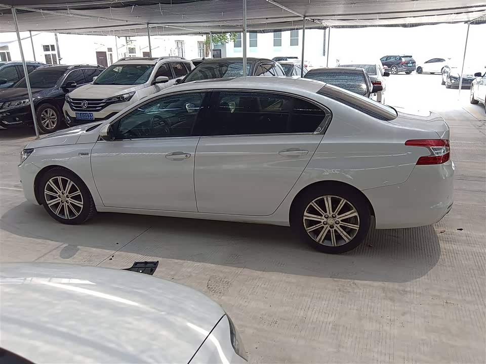 Peugeot 408