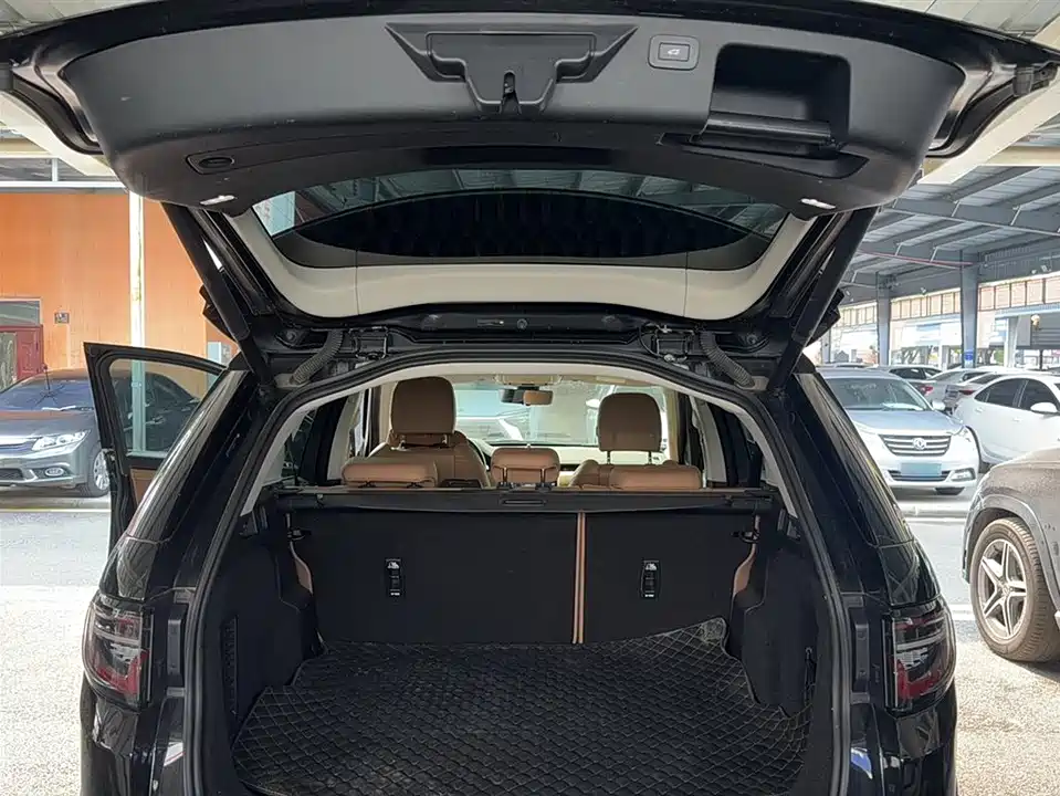 Land Rover Discover sports