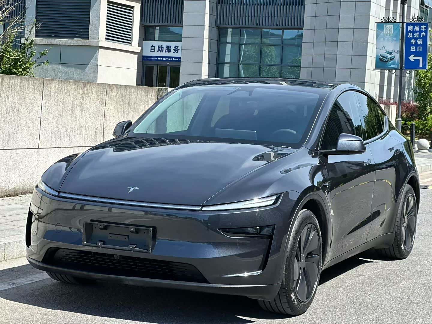 Tesla Model Y, 2025 2