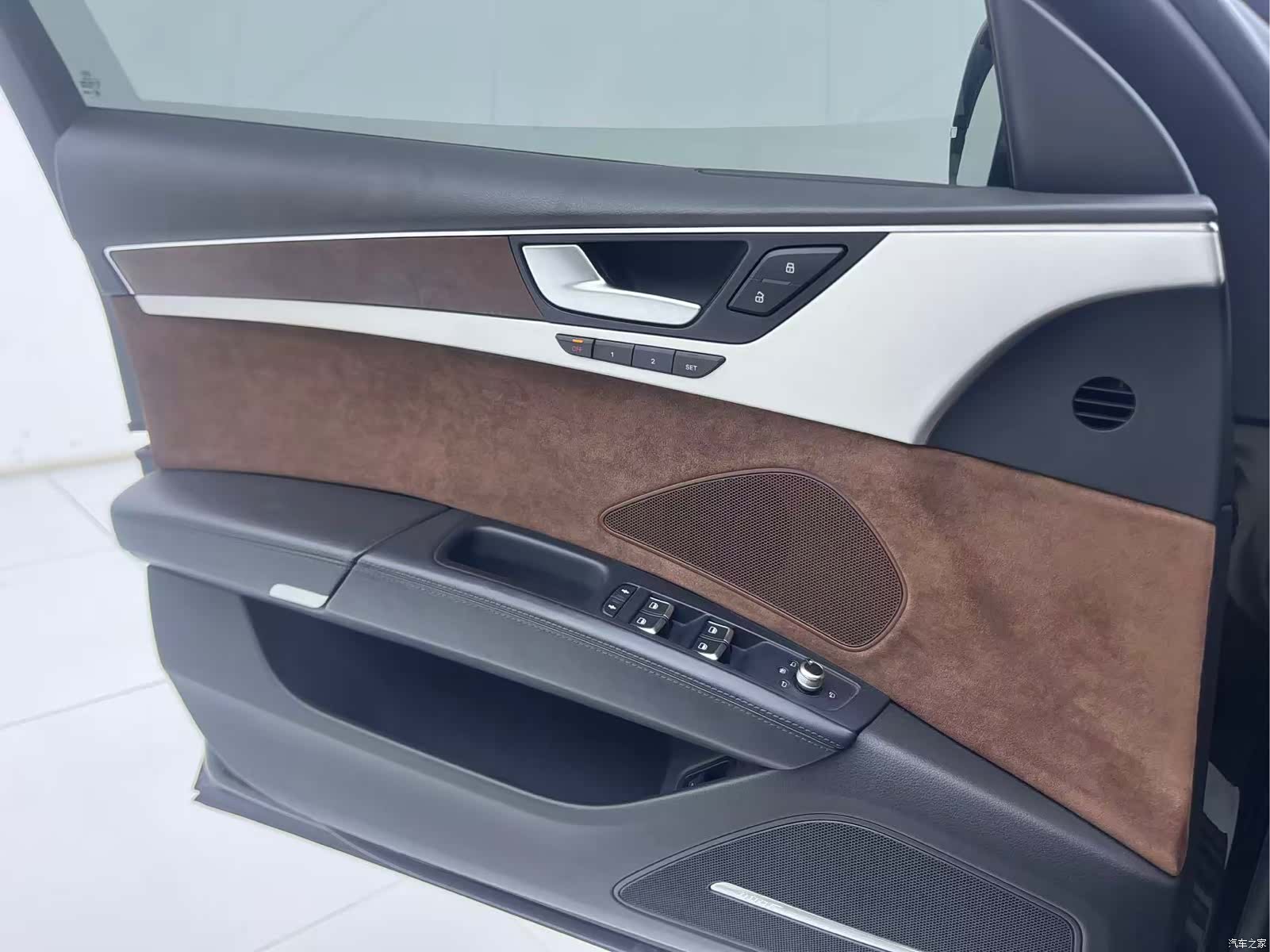 Audi A8L, 2012 20