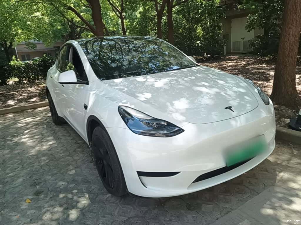 Tesla Model Y, 2024 4