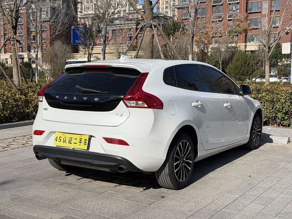 Volvo V40