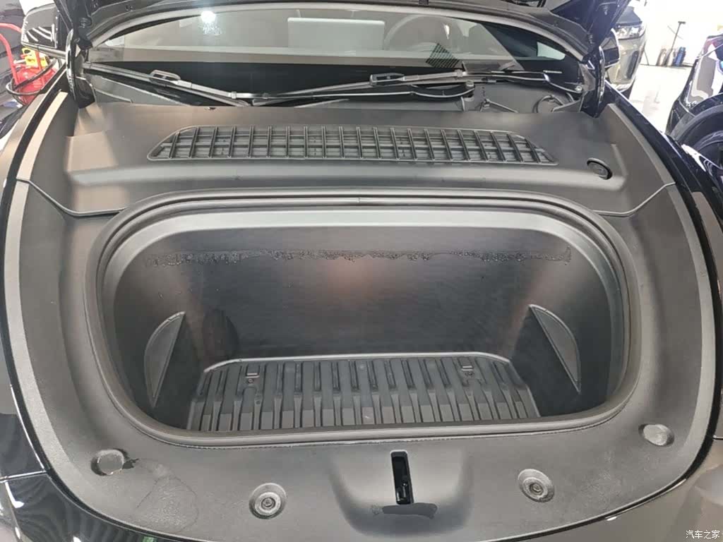 Tesla Model Y, 2022 20