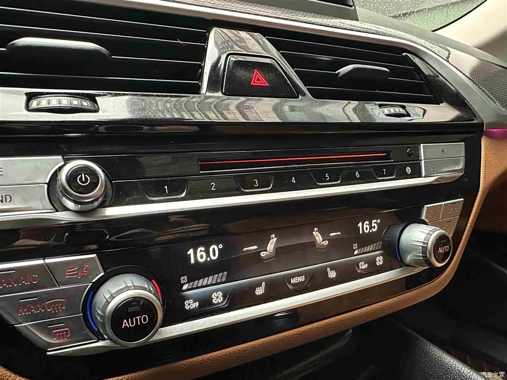 BMW 5 Series, 2018 14