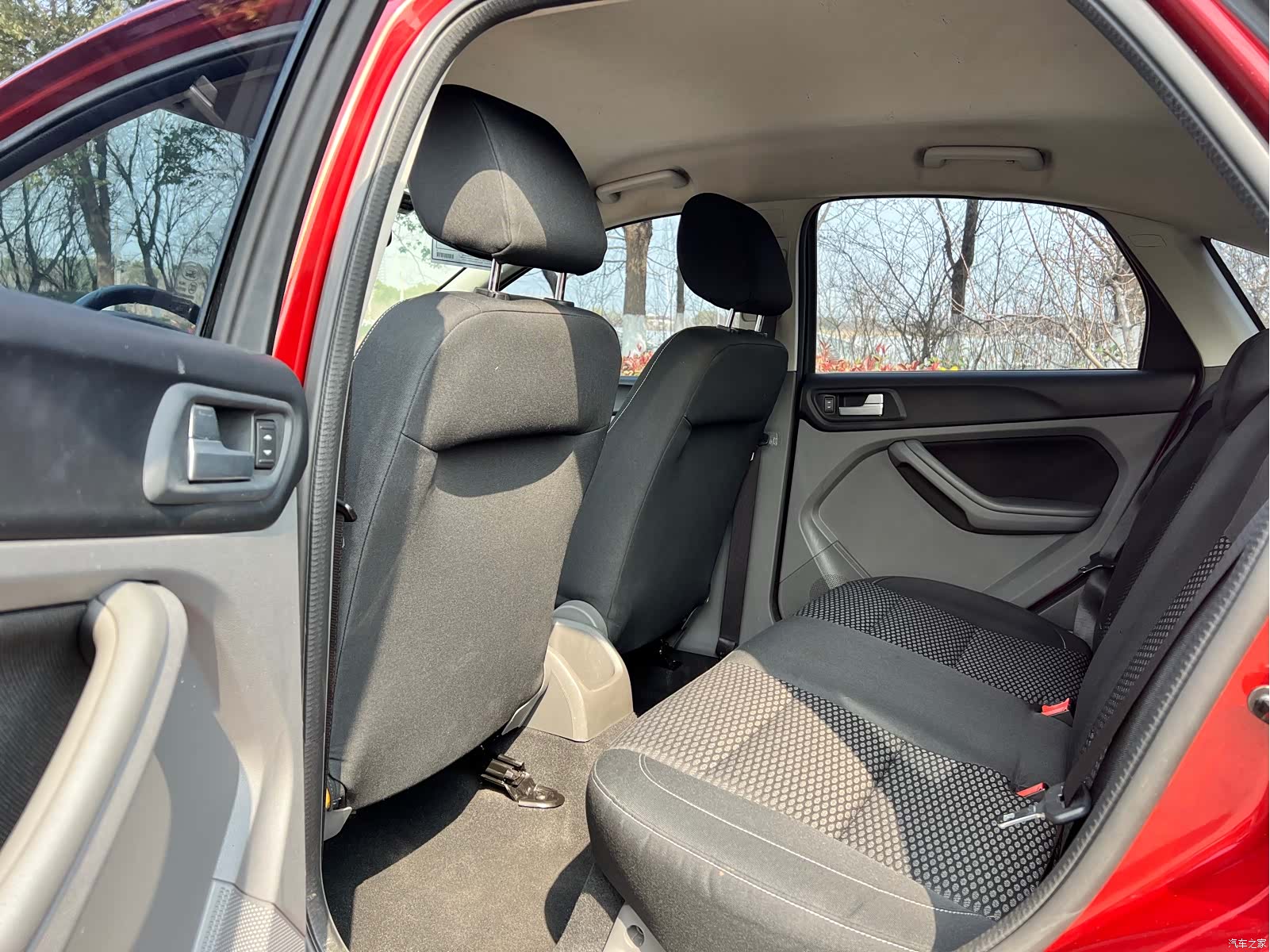 Ford Focus, 2015 8