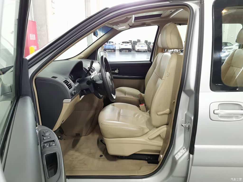 Buick GL8, 2015 10